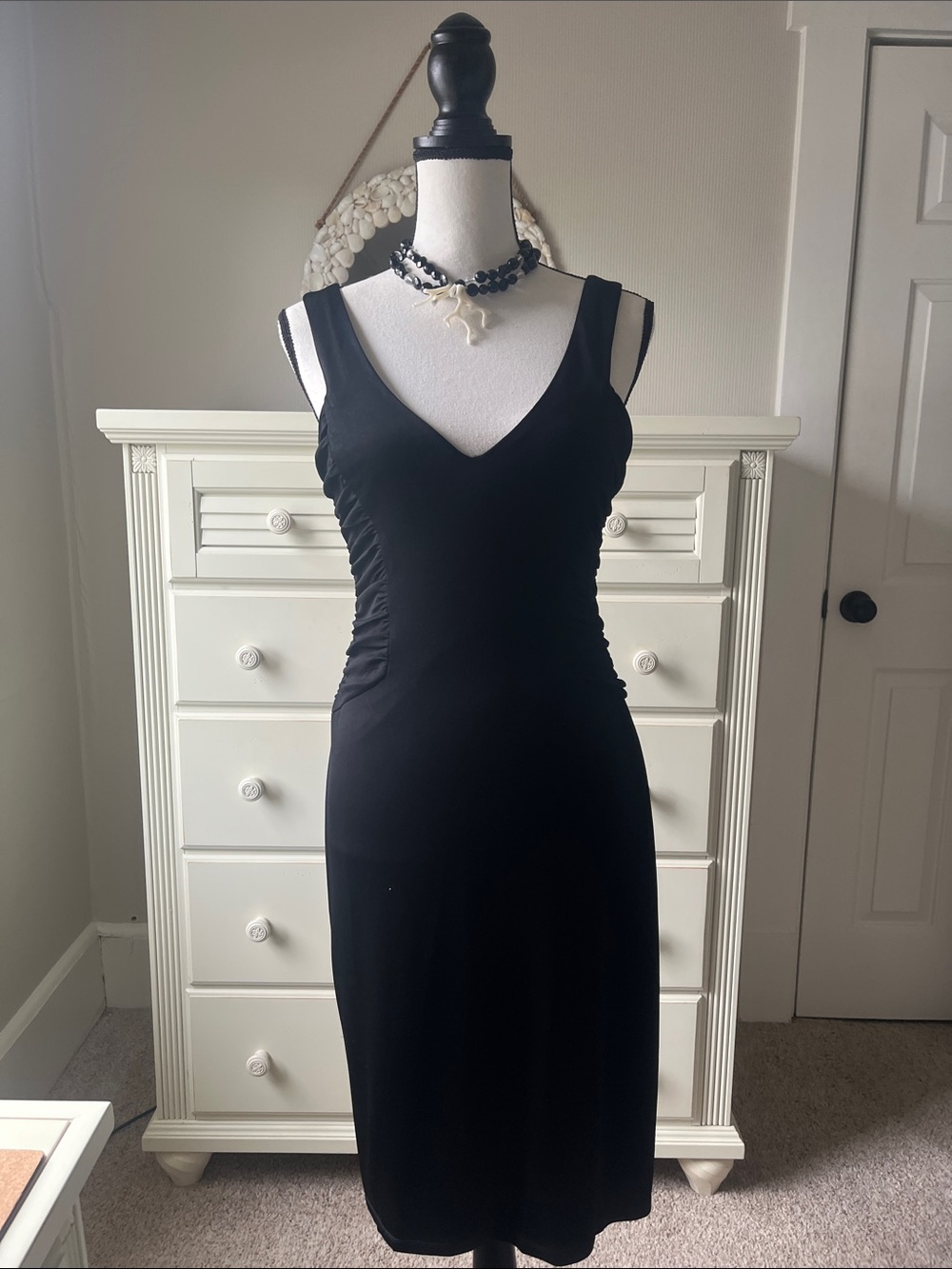 David Meister Little Black Dress Low Cut Neck Shirred Sides Knee Length EUC Sz 6